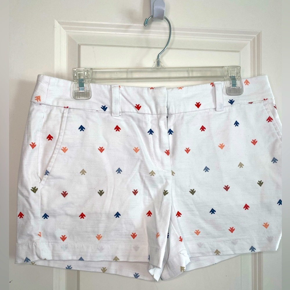 Loft size 4 arrowhead multicolor white shorts